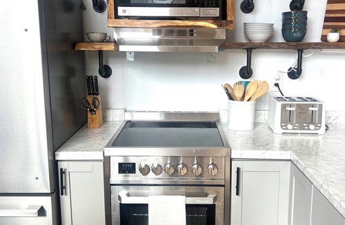 Mount Jackson Ski Chalet | NEW OWNER SPECIAL! Cozy Mountain Chalet with Fire Pit & Hot Tub