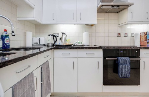 City of Westminster Apartment | NEW: Oxford Street/Hyde Park Apartment, Excellent Location !