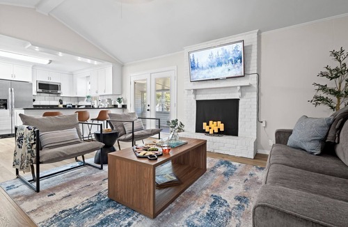 Fairhope House | New! PacMan/Firepit/Pet Friendly- Hot Tub March 2025! Sleeps 9