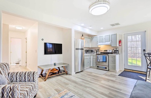 New Paltz Apartment | New Paltz Apt - 11 Mi to Poughkeepsie!