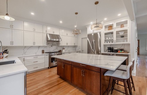 Phinney Ridge House | NEW Phinney Ridge Luxury Retreat | Gym+Game Room