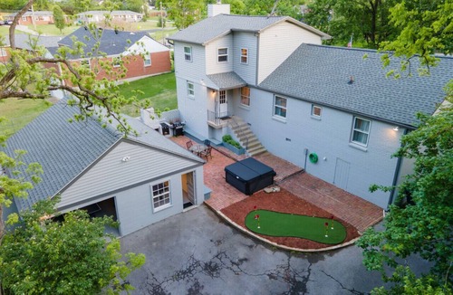 Donelson Cottage | New Playground: Hot Tub, Games, and Broadway Buzz!