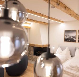 Champfer Apartment | New Premium Studio with eFireplace, Pool & Sauna