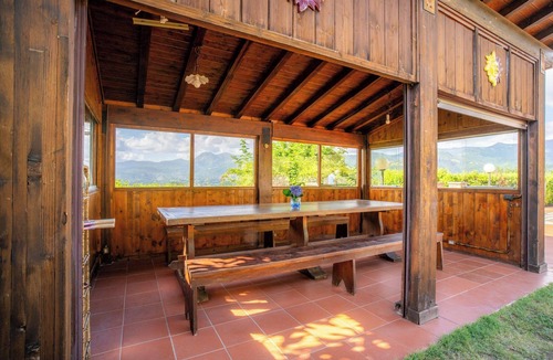 Castelnuovo di Garfagnana Villa | New! private pool, stunning mountain views.Flexible changeover/short stays.WIFI