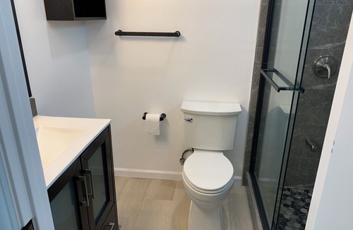 Santa Clara House | New Private Studio with Bed, attached bathroom and kitchen with SS appliances.