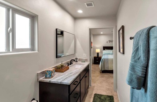 Menlo Park House | New Pueblo Style Casita - Near Mercado - City View