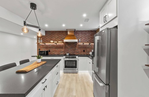 Kirkendall North Apartment | New - Quiet Melbourne Street Suite
