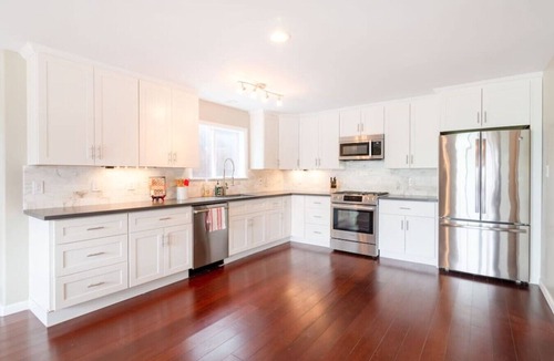 Bayview House | New! Quiet, private studio. Private bath + Garden
