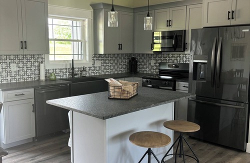 Harrodsburg House | New Quiet Retreat-Distilleries, Hot Tub Shaker Village, Herrington Lake