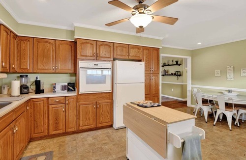 Salisbury House | NEW! Relaxing 3BR Retreat Home Near Ocean City