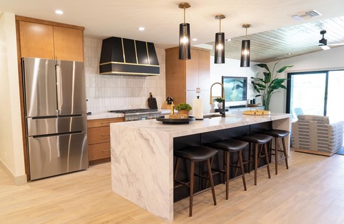Gilbert House | New Remodel w/Pool & Spa! Blocks away from downtown Gilbert!