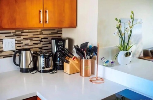 Waikiki Apartment | NEW RENO 2 apts fit 12! 2 car parking, pool & more