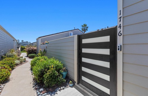 Leucadia House | NEW RENO OCEAN FRONT -AC, direct beach access, heated pool, hot tub, pickle ball
