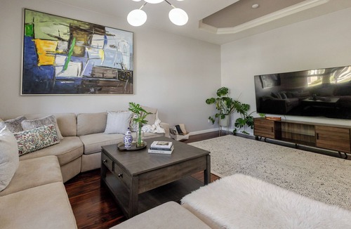 Reno/Tahoe Airport House | NEW Reno Retreat/72” TV/Office/Patio Views