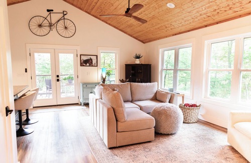 Marion Cabin | New river front cozy cabin on 60 acre private farm.