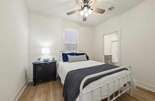 Lafayette Apartment | NEW River Ranch King Luxe Amenities Prime Location