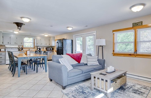 Belspring House | New River Riverfront | Hot Tub + Kayaks | Trophy Muskie Fishing | Near VT