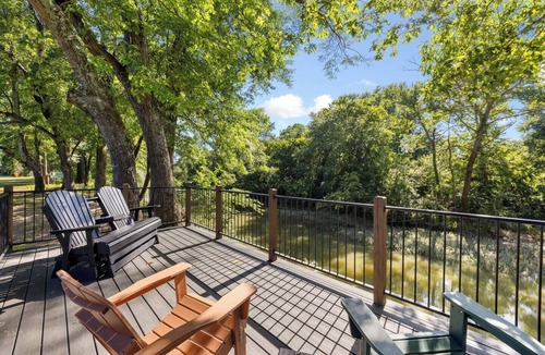 Golden Cabin | New! Riverfront Home, Sport Fishing Pond, Free Firewood