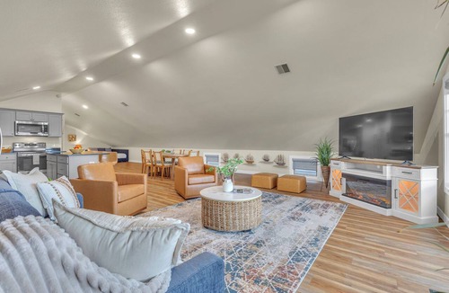 Sheboygan Condo | NEW Riverfront Loft - FANTASTIC location w/stunning views - on the boardwalk!