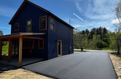 Brewer House | New | Riverside | Fire Pit 3BR 2.5 bath