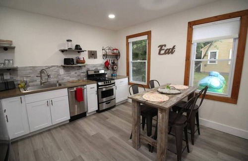 Hurleyville House | New! Romantic Agrihood Bungalow Getaway-Fireplace/WiFi
