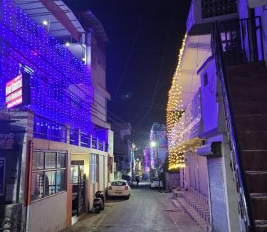 Srinagar Hotel | New Samrat Hotel & Restaurant