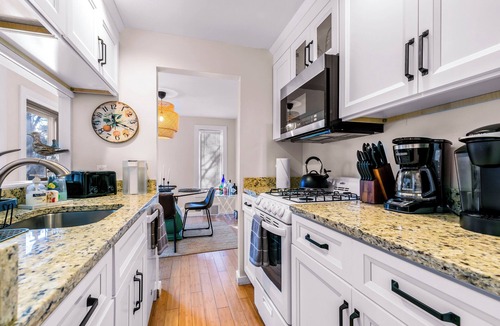 Mews Village Condo | New Seabury Cape Condo + Pool & Beach Escape