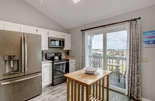 McCutcheon Field House | *NEW* Second Row 3 Bedroom with a pool and incredible views. *FLEXIBLE*