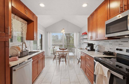 Crosby House | NEW! Serene Waterfront Haven Spacious 3BR in Newport