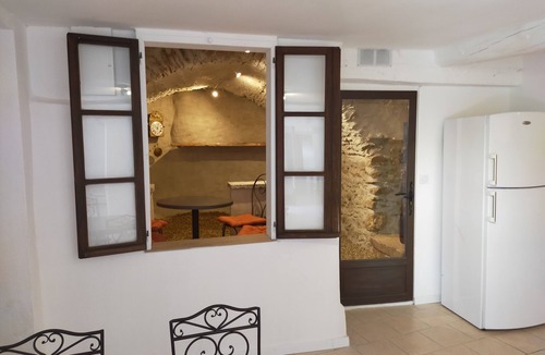 Saint-Saturnin-les-Apt House | NEW ! Single-storey village house with garden and private parking