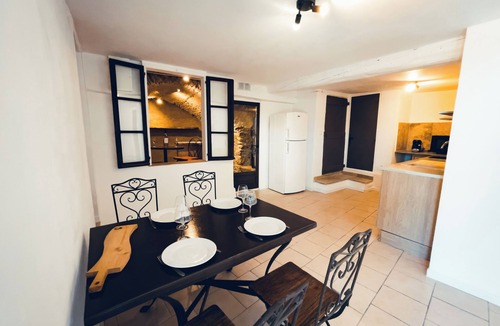 Saint-Saturnin-les-Apt House | NEW ! Single-storey village house with garden and private parking