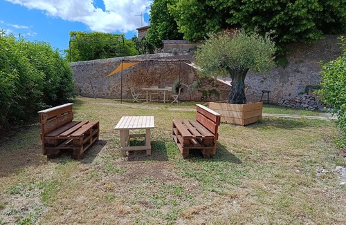 Saint-Saturnin-les-Apt House | NEW ! Single-storey village house with garden and private parking