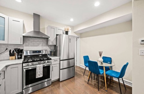 Southwark Apartment | New Spacious 3 Bedroom Apt in the Heart of Philly