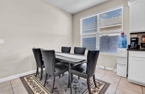 Laveen Village House | NEW Spacious 4-bedroom house in charming Phoenix with WiFi, AC