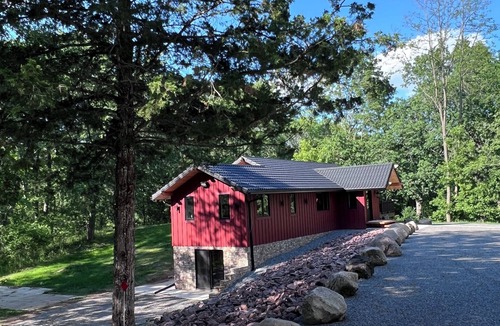 Westfield House | NEW , Spacious , Modern 4-bedroom Red House in peaceful Westfield