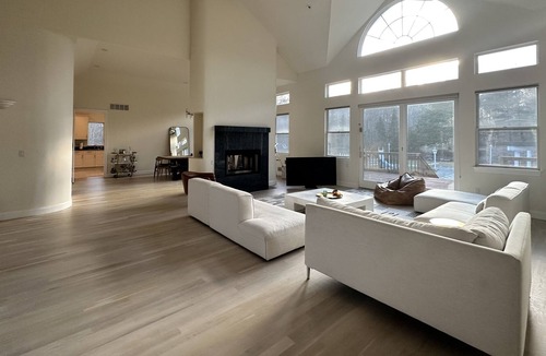 Hampton Bays House | NEW Spacious, Private Scandinavian Inspired
