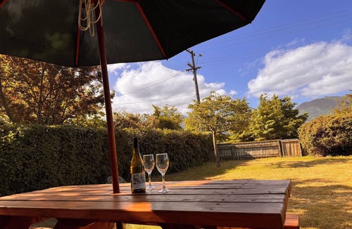 Hanmer Springs House | New, Spacious, Sunny, Modern w/Mountain Views. Woodbank Retreat Hanmer Springsn