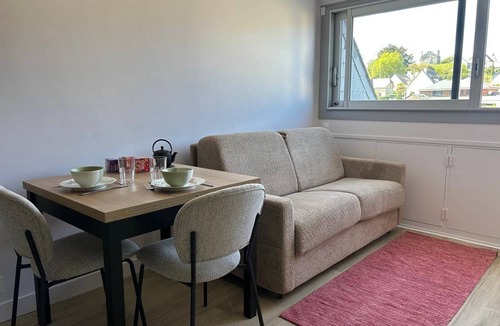 Saint-Cast-le-Guildo Apartment | NEW: Studio apartment 100 m from the beach in the city center, sleeps 2