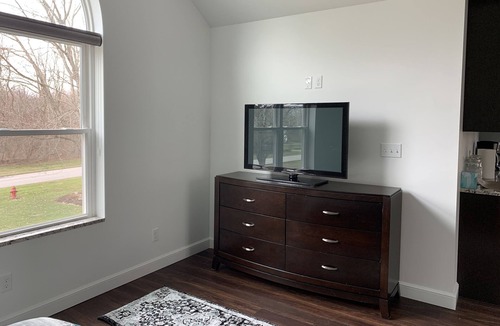 Huntsburg Apartment | New studio apartment just minutes from wine country and Lake Erie