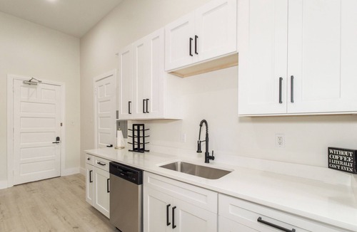 Downtown Cincinnati Apartment | NEW Studio - Steps from Dining, Coffee & City Life