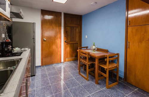 Centro Apartment | New! Studio w/balcony, WiFi+, wine cooler & more!