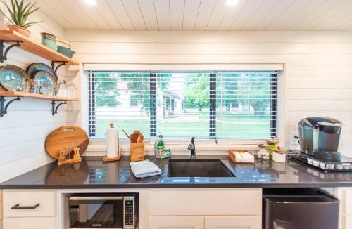 Waco House | NEW The Brazos-Tiny Home 12 Min to downtown
