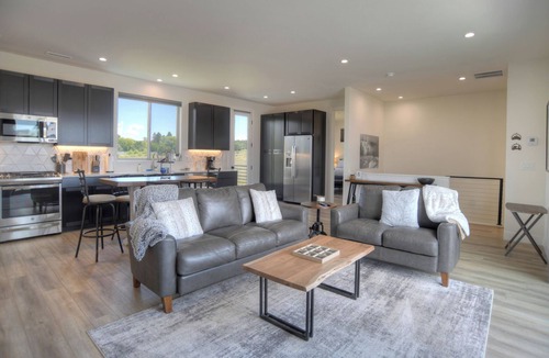 Durango House | New! The Grand View | Exec 30+ Near Town, Hospital - Deck, Views, Garage