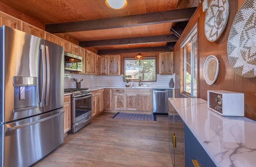 Brockway Cabin | NEW! The Tahoe Lookout — a cozy pet-friendly 2BR with lake views!