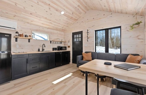Ironton Apartment | New! Tiny House Couples Retreat, Outdoor Shower