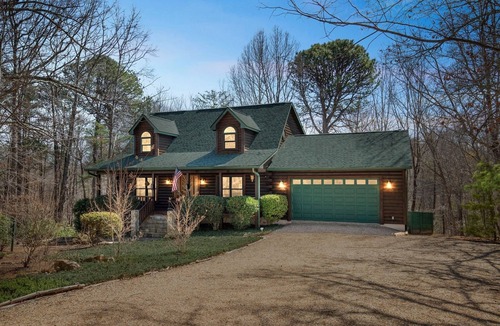 Lake Lure Cabin | New to VRBO-Lake Lure-Hot Tub-Rumbling Bald Resort by Sunscape Property Management