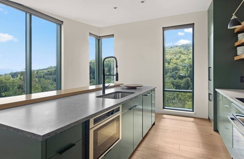 Stowe Area Condo | New Treehouse Spruce Peak | BIG Mountain Views | 4 Bd | Sleeps 14