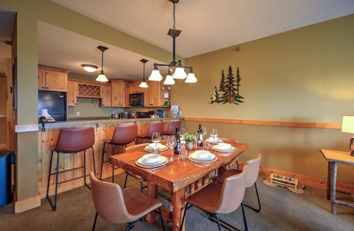 Two Harbors Condo | NEW: Two Harbors Superior Lakefront 2BR Retreat | Pool | Hot Tub & Sauna | EV
