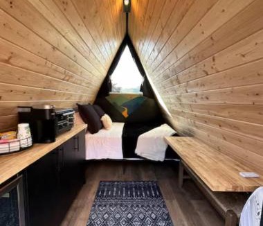 Orderville House | NEW! Unique Modern Glamping Chalet #5
