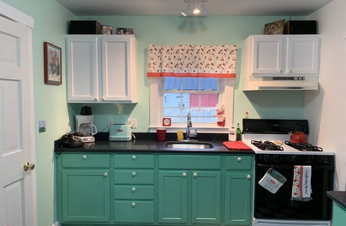 Camden Cottage | NEW Updated 2 bedroom cottage 3 blocks from downtown Camden, Maine.